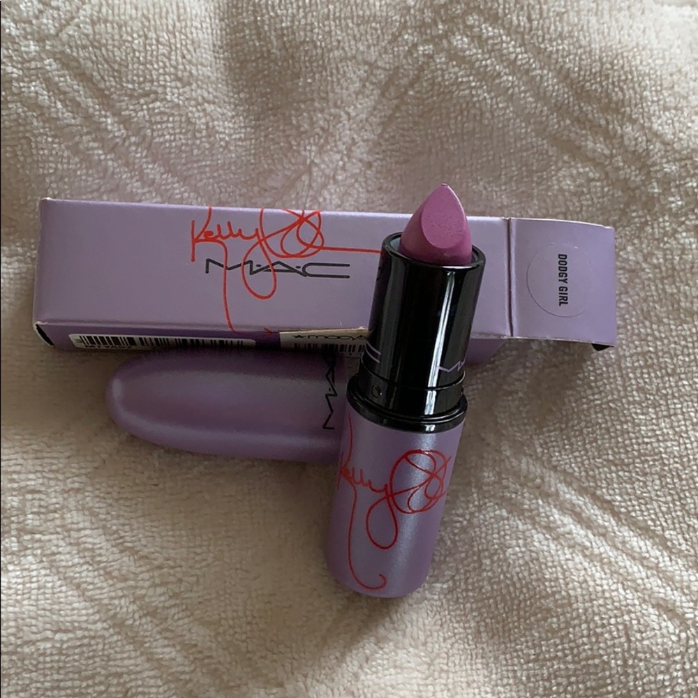 Kelly Osbourne MAC Rare lipstick Dodgy Girl